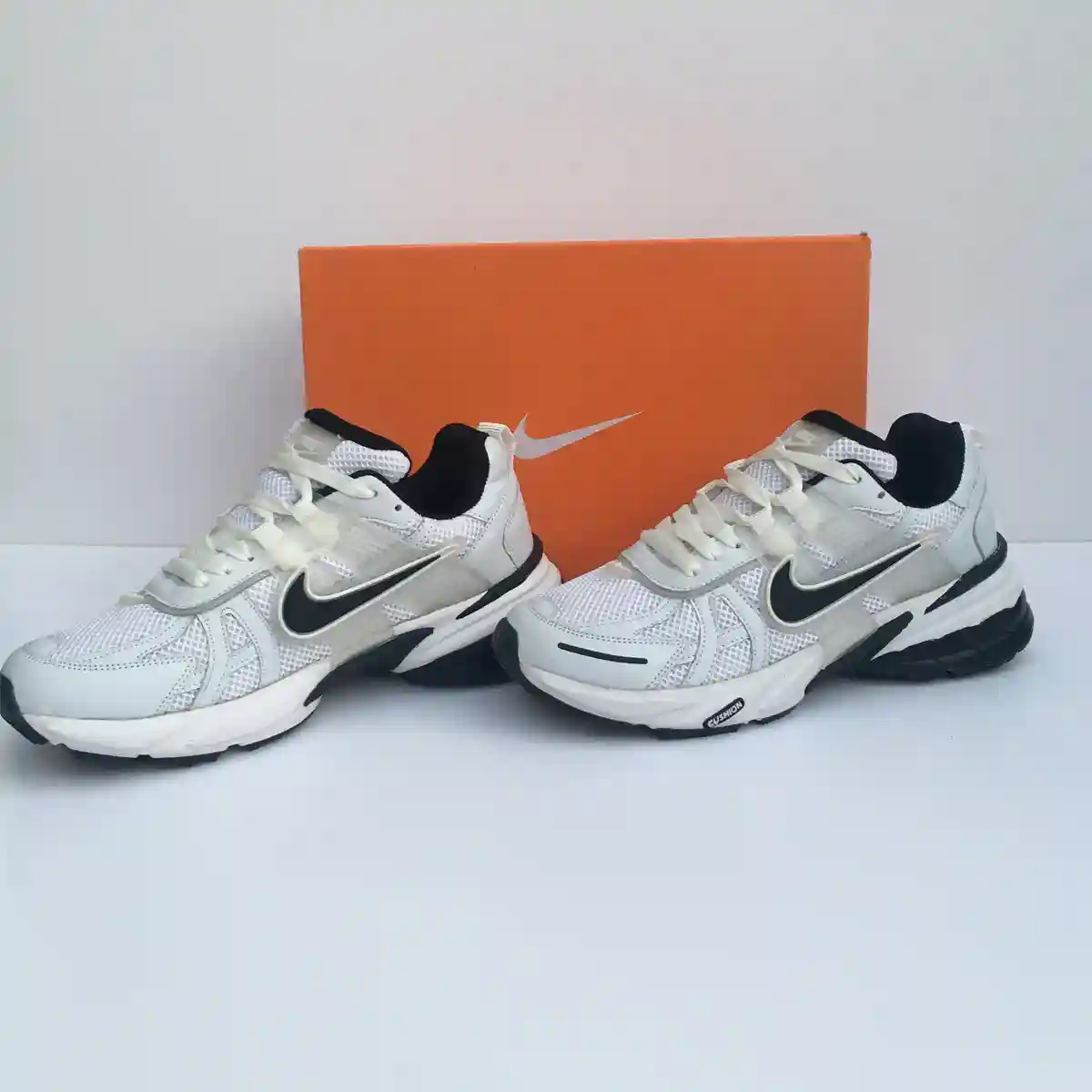 کتونی نایک  NIKE v2k سفید مشکی کد 197